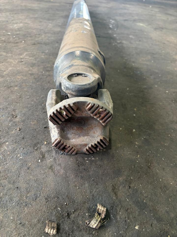 Mercedes Atego 4 EU6 Kardanwelle 220 CM, Kurze Radstand - Arbre à cardan pour Camion: photos 5 Mercedes Atego 4 EU6 Kardanwelle 220 CM, Kurze Radstand - Arbre à cardan pour Camion: photos 5