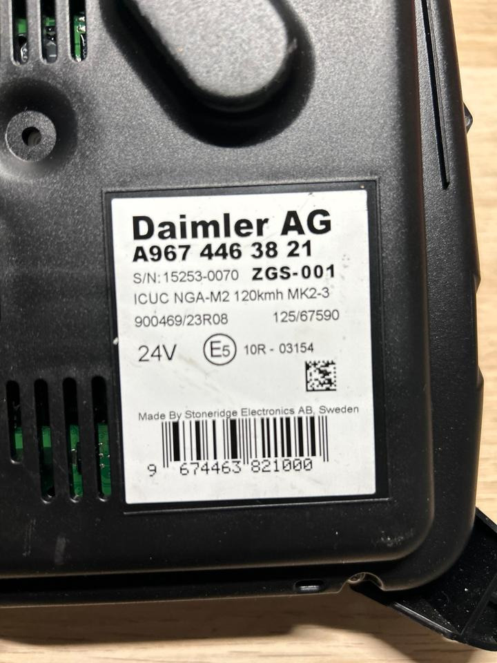 Mercedes Atego 4 EU6 Kombiinstrument A9674463821 - Panel de instrumentos: photos 4 Mercedes Atego 4 EU6 Kombiinstrument A9674463821 - Panel de instrumentos: photos 4