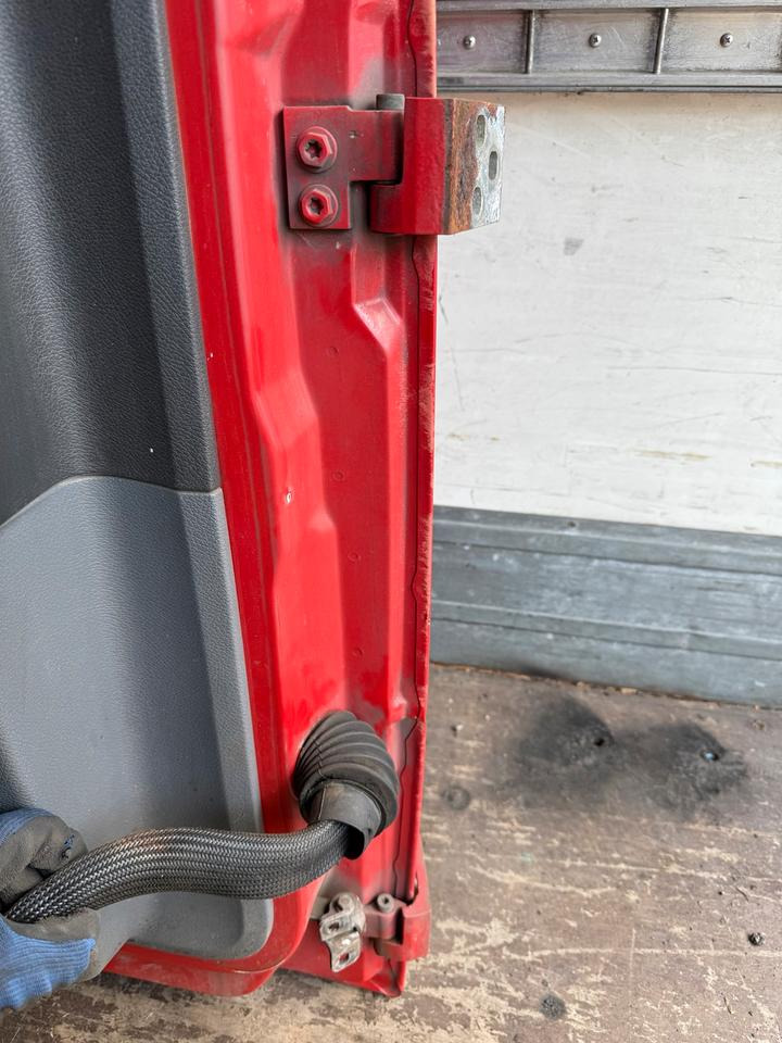 Mercedes Atego Fahrertür Rot Spiegel Innenverkleidung LN 74 - Portière et pièces pour Camion: photos 5 Mercedes Atego Fahrertür Rot Spiegel Innenverkleidung LN 74 - Portière et pièces pour Camion: photos 5