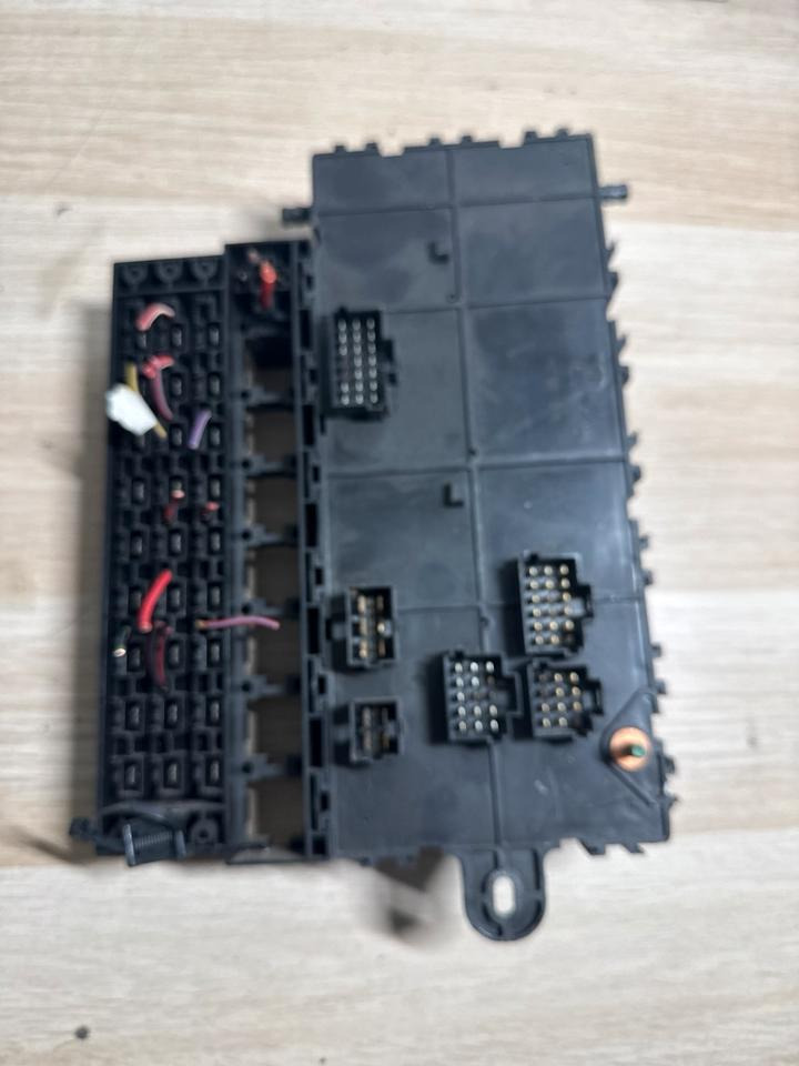 Mercedes Atego Sicherungskasten A0015432015 - Système électrique pour Camion: photos 4 Mercedes Atego Sicherungskasten A0015432015 - Système électrique pour Camion: photos 4