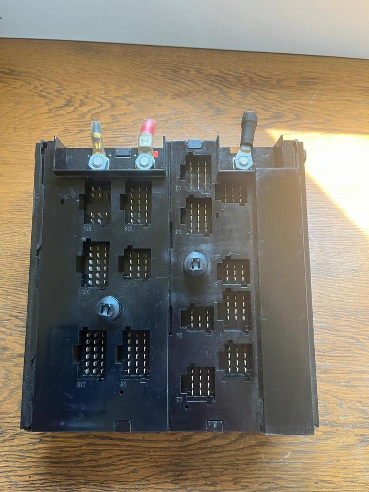 Mercedes Atego Sicherungskasten (Zentralelektrik) A0015433615 - Fusible pour Camion: photos 4 Mercedes Atego Sicherungskasten (Zentralelektrik) A0015433615 - Fusible pour Camion: photos 4