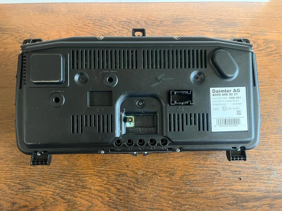 Mercedes Benz Actros MP4 Kombiinstrument / Tacho A0094460021 - Panel de instrumentos pour Camion: photos 4 Mercedes Benz Actros MP4 Kombiinstrument / Tacho A0094460021 - Panel de instrumentos pour Camion: photos 4