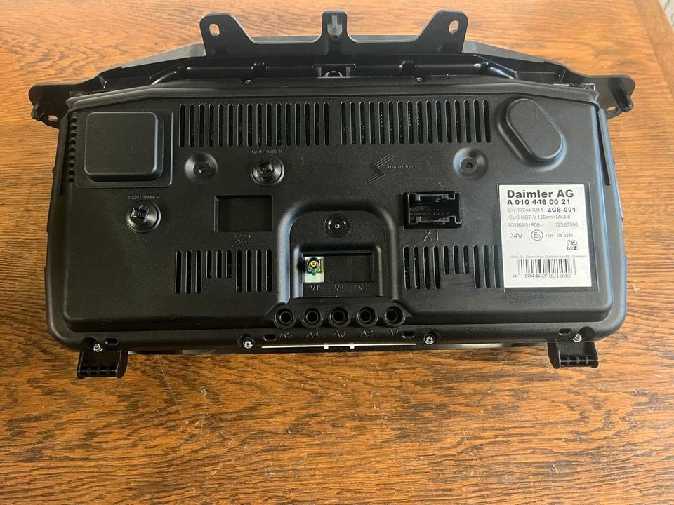 Mercedes Benz Actros MP4 Kombiinstrument / Tacho A0104460021 - Panel de instrumentos pour Camion: photos 4 Mercedes Benz Actros MP4 Kombiinstrument / Tacho A0104460021 - Panel de instrumentos pour Camion: photos 4
