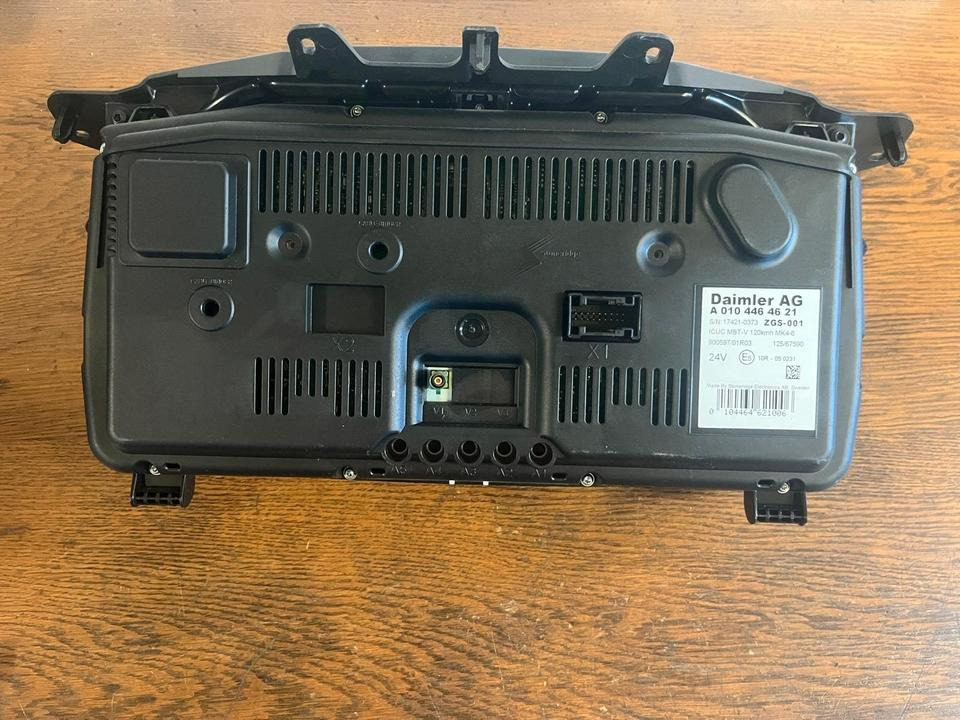 Mercedes Benz Actros MP4 Kombiinstrument / Tacho A0104464621 - Panel de instrumentos pour Camion: photos 3 Mercedes Benz Actros MP4 Kombiinstrument / Tacho A0104464621 - Panel de instrumentos pour Camion: photos 3