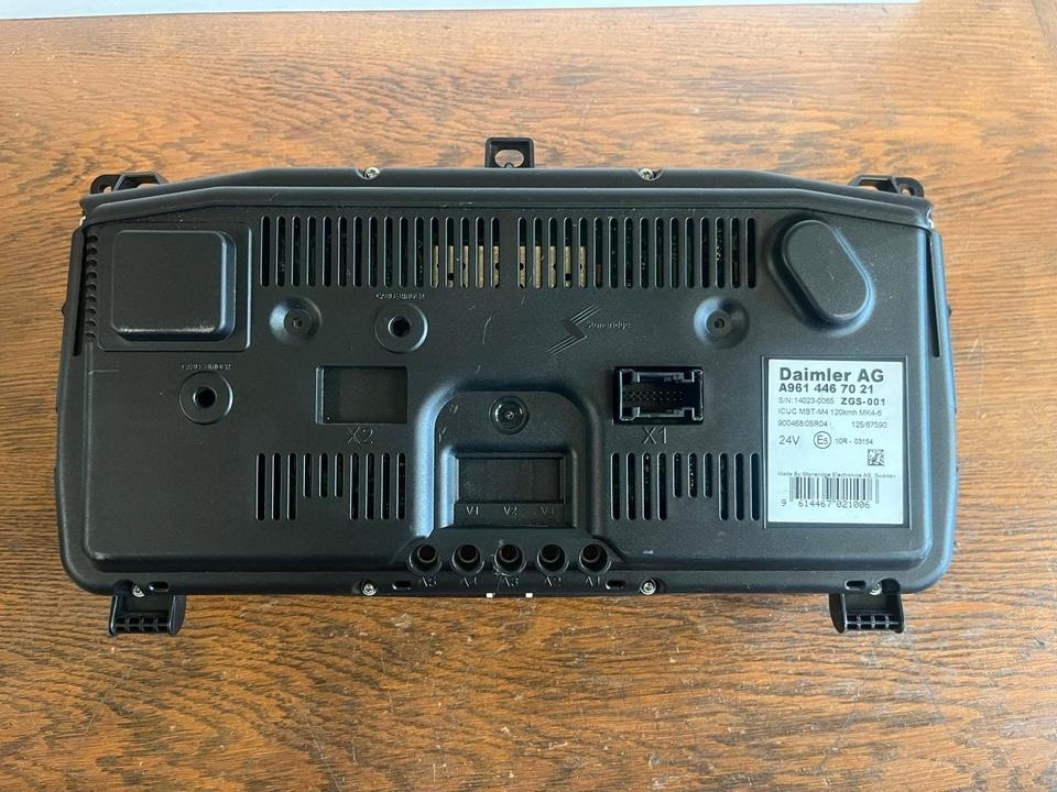 Mercedes Benz Actros MP4 Kombiinstrument / Tacho A9614467021 - Panel de instrumentos pour Camion: photos 4 Mercedes Benz Actros MP4 Kombiinstrument / Tacho A9614467021 - Panel de instrumentos pour Camion: photos 4