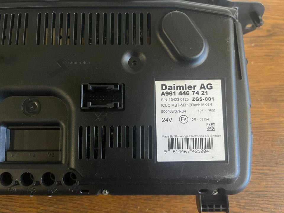 Mercedes Benz Actros MP4 Kombiinstrument / Tacho A9614467421 - Panel de instrumentos pour Camion: photos 4 Mercedes Benz Actros MP4 Kombiinstrument / Tacho A9614467421 - Panel de instrumentos pour Camion: photos 4