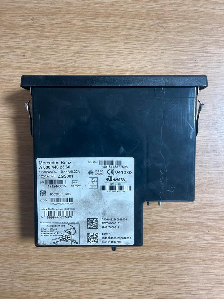 Mercedes-Benz Actros Tachograph FLEETBOARD A0004462360 - Chronotachygraphe pour Camion: photos 2 Mercedes-Benz Actros Tachograph FLEETBOARD A0004462360 - Chronotachygraphe pour Camion: photos 2