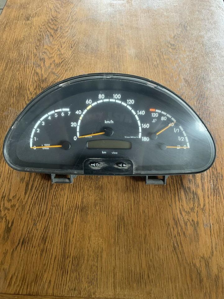 Mercedes Sprinter Kombiinstrument Tacho A0014468521 - Chronotachygraphe pour Camion: photos 1 Mercedes Sprinter Kombiinstrument Tacho A0014468521 - Chronotachygraphe pour Camion: photos 1