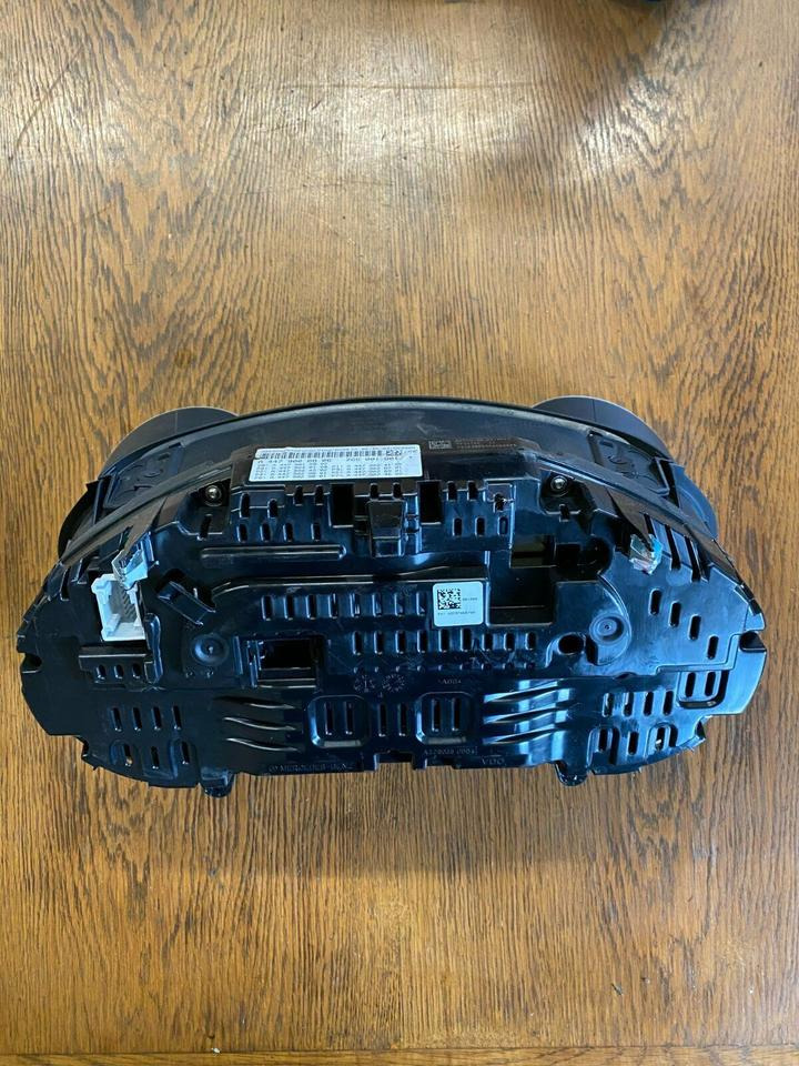 Mercedes Vito Kombiinstrument Tacho A4479000806 - Chronotachygraphe pour Camion: photos 3 Mercedes Vito Kombiinstrument Tacho A4479000806 - Chronotachygraphe pour Camion: photos 3