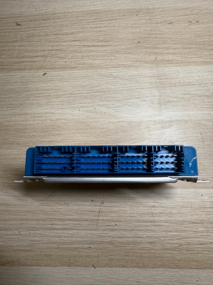 SCANIA KNORR-BREMSE EBS Steuergerät 0486106065 - Bloc de gestion pour Camion: photos 4 SCANIA KNORR-BREMSE EBS Steuergerät 0486106065 - Bloc de gestion pour Camion: photos 4