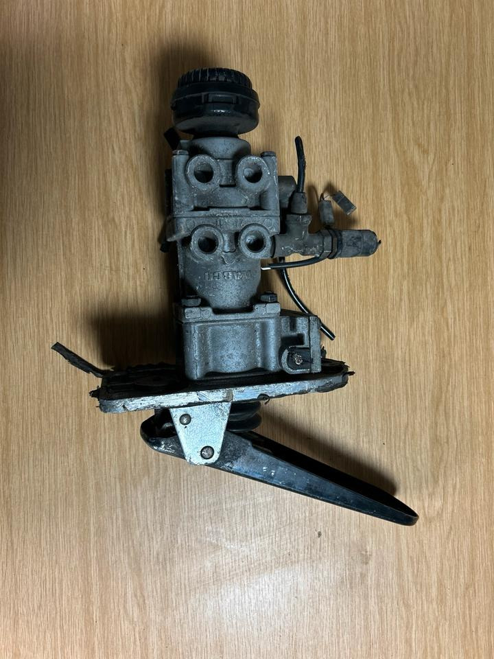 Wabco Bremsventil 4613180260 - Valve de frein pour Camion: photos 2 Wabco Bremsventil 4613180260 - Valve de frein pour Camion: photos 2