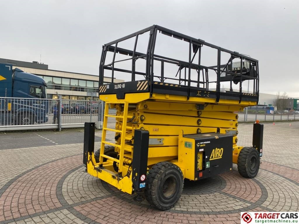 Airo XL19E Electric Scissor XL 19 Work Lift 1900cm - Nacelle ciseaux: photos 3 Airo XL19E Electric Scissor XL 19 Work Lift 1900cm - Nacelle ciseaux: photos 3
