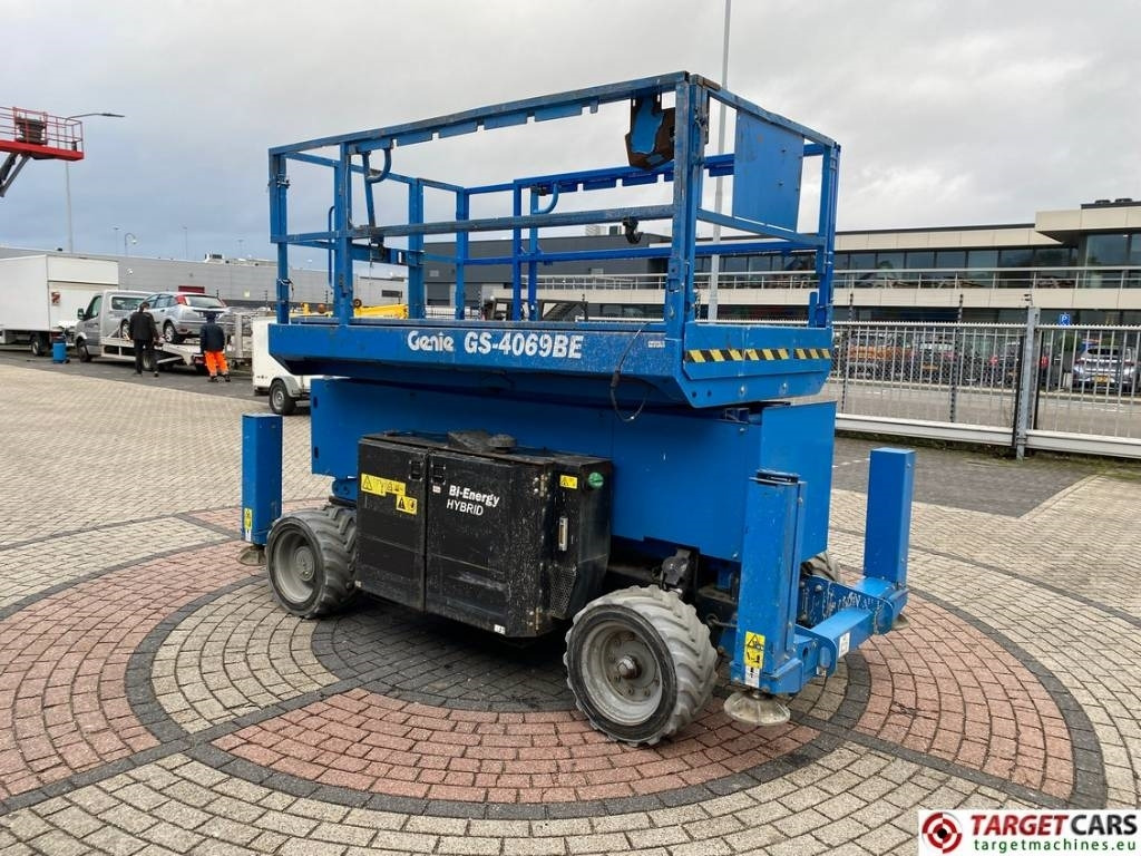 Genie GS-4069BE HyBrid Scissor Work Lift 1412cm - Nacelle ciseaux: photos 2 Genie GS-4069BE HyBrid Scissor Work Lift 1412cm - Nacelle ciseaux: photos 2