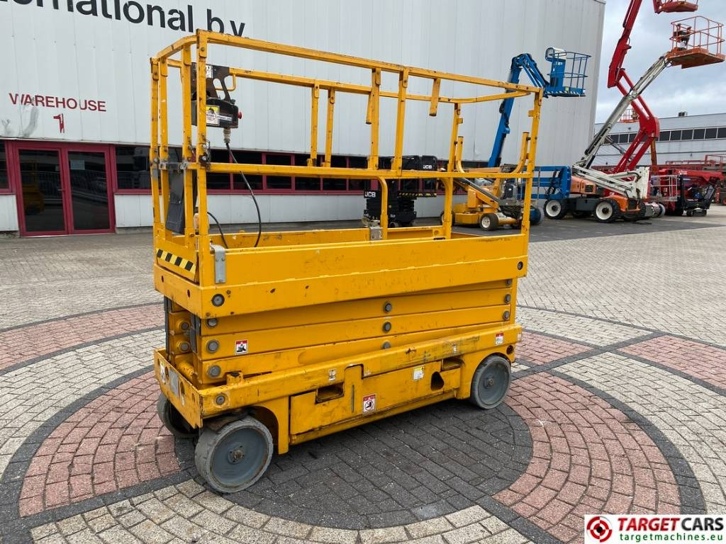 Haulotte Compact 10N Electric Scissor Work Lift 1000cm - Nacelle ciseaux: photos 1 Haulotte Compact 10N Electric Scissor Work Lift 1000cm - Nacelle ciseaux: photos 1