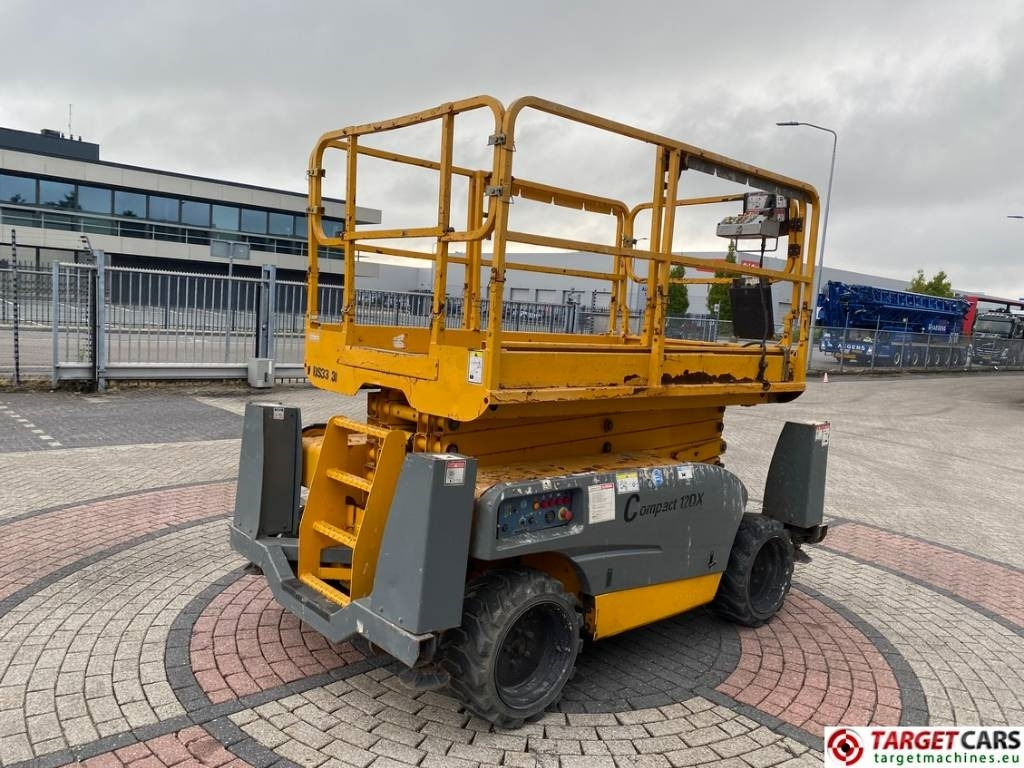 Haulotte Compact 12DX Diesel 4x4 Scissor Work Lift 1206cm - Nacelle ciseaux: photos 3 Haulotte Compact 12DX Diesel 4x4 Scissor Work Lift 1206cm - Nacelle ciseaux: photos 3