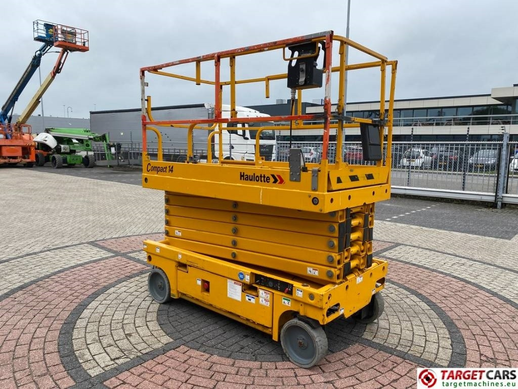 Haulotte Compact 14 Electric Scissor Work Lift 1385cm - Nacelle ciseaux: photos 2 Haulotte Compact 14 Electric Scissor Work Lift 1385cm - Nacelle ciseaux: photos 2