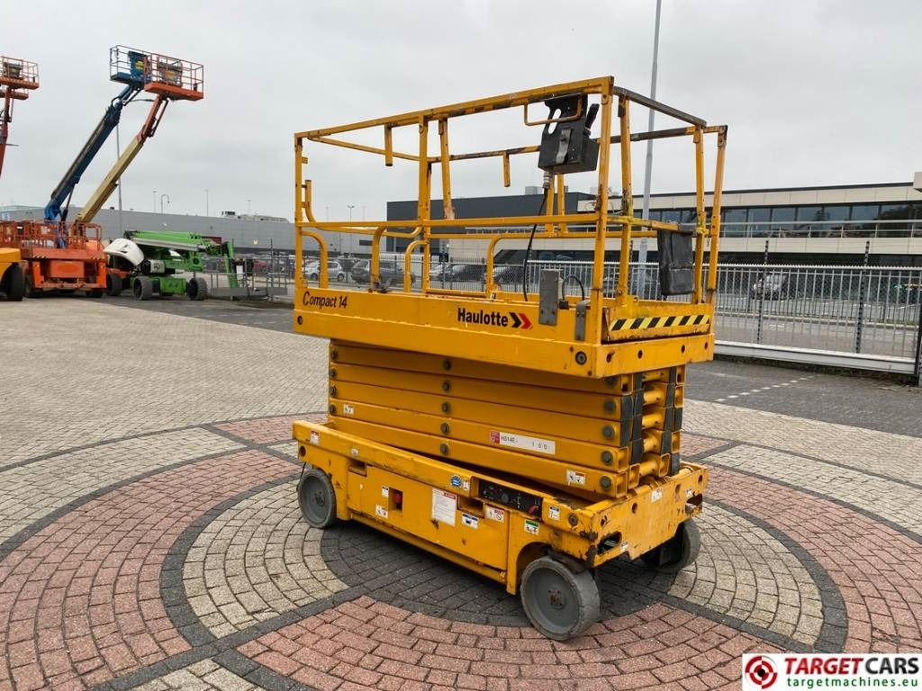 Haulotte Compact 14 Electric Scissor Work Lift 1385cm - Nacelle ciseaux: photos 2 Haulotte Compact 14 Electric Scissor Work Lift 1385cm - Nacelle ciseaux: photos 2