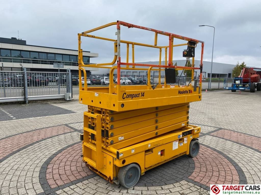 Haulotte Compact 14 Electric Scissor Work Lift 1385cm - Nacelle ciseaux: photos 3 Haulotte Compact 14 Electric Scissor Work Lift 1385cm - Nacelle ciseaux: photos 3