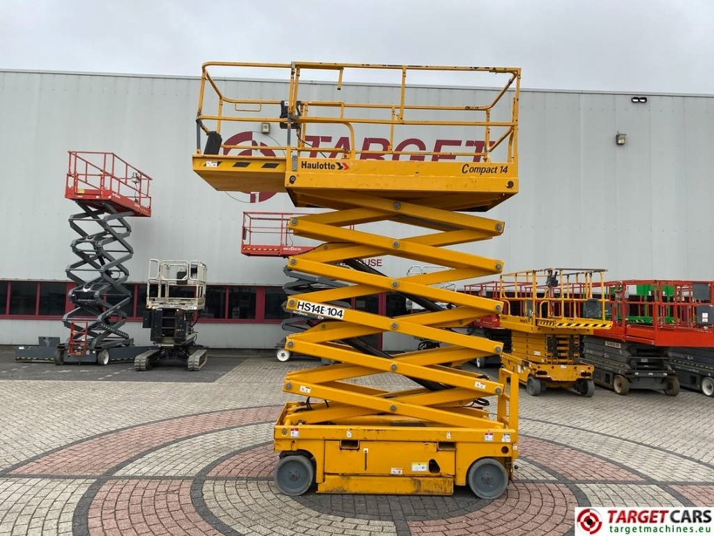 Haulotte Compact 14 Electric Scissor Work lift 1385cm - Nacelle ciseaux: photos 5 Haulotte Compact 14 Electric Scissor Work lift 1385cm - Nacelle ciseaux: photos 5