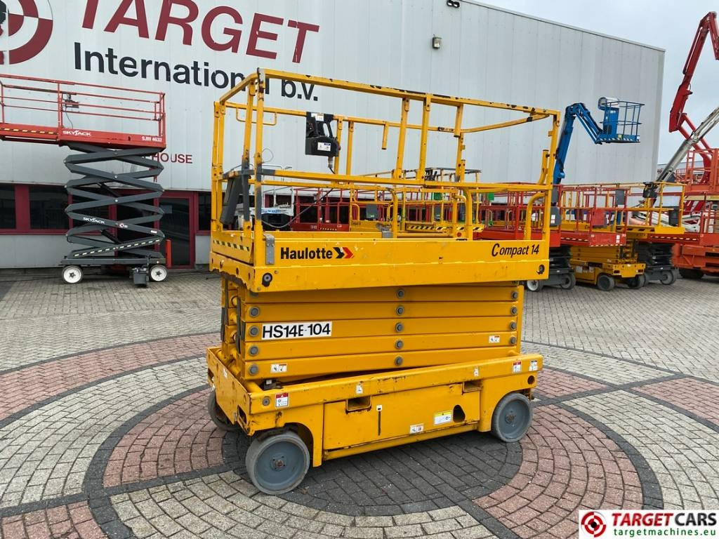 Haulotte Compact 14 Electric Scissor Work lift 1385cm - Nacelle ciseaux: photos 1 Haulotte Compact 14 Electric Scissor Work lift 1385cm - Nacelle ciseaux: photos 1