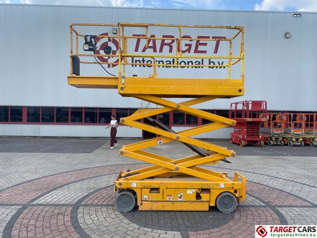 Haulotte Compact 8 Electric Scissor Work Lift 818cm - Nacelle ciseaux: photos 5 Haulotte Compact 8 Electric Scissor Work Lift 818cm - Nacelle ciseaux: photos 5