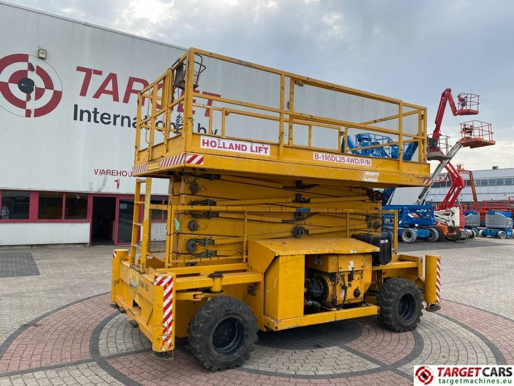 Holland Lift B195DL-25 4WD Diesel 4x4 Scissor Work Lift 2150cm - Nacelle ciseaux: photos 1 Holland Lift B195DL-25 4WD Diesel 4x4 Scissor Work Lift 2150cm - Nacelle ciseaux: photos 1