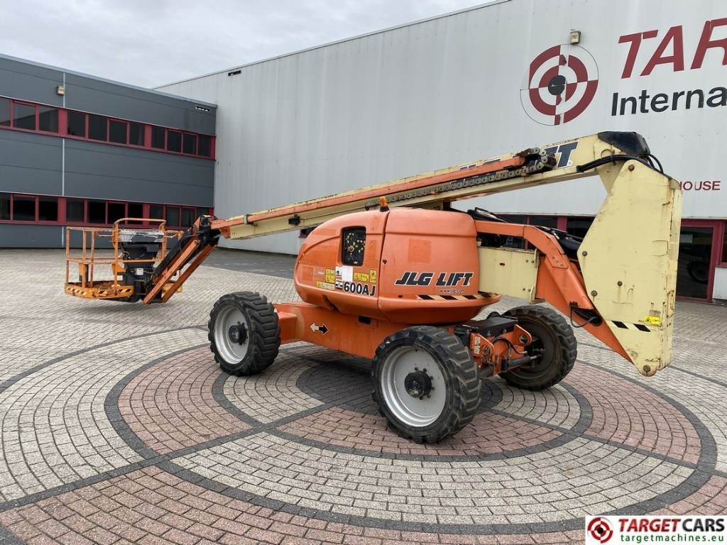 JLG 600AJ Articulated 4x4 Diesel Boom Work Lift 2047cm - Nacelle articulée: photos 4 JLG 600AJ Articulated 4x4 Diesel Boom Work Lift 2047cm - Nacelle articulée: photos 4