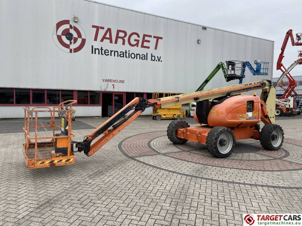 JLG 600AJ Articulated 4x4 Diesel Boom Work Lift 2047cm - Nacelle articulée: photos 1 JLG 600AJ Articulated 4x4 Diesel Boom Work Lift 2047cm - Nacelle articulée: photos 1