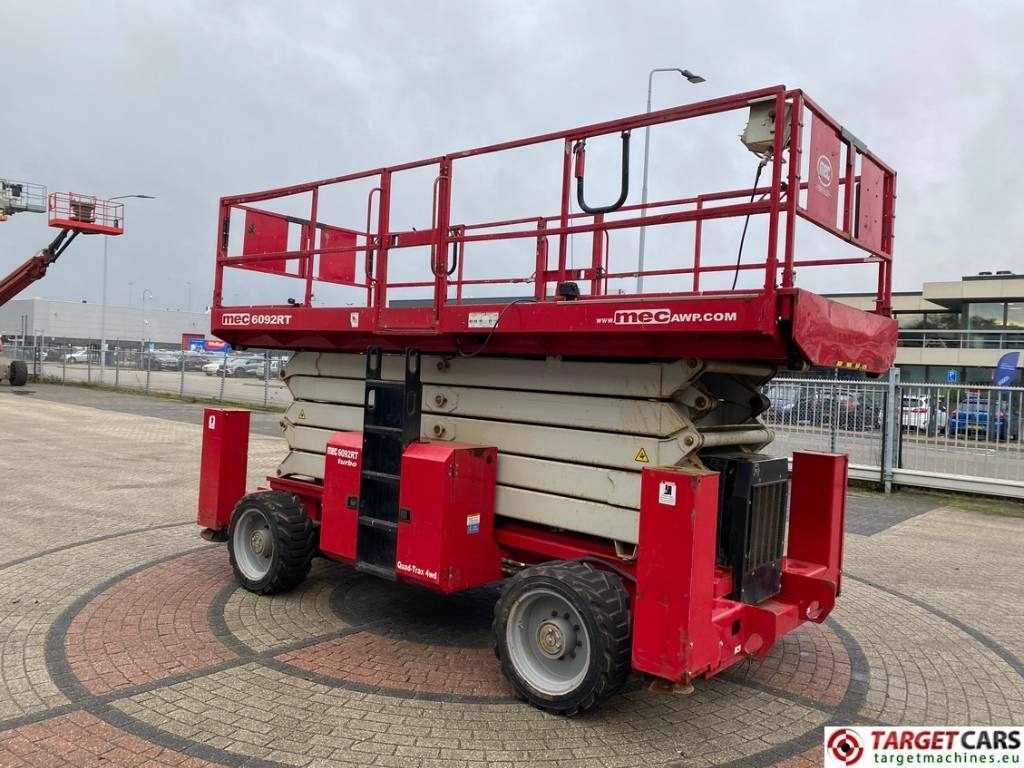MEC 6092RT Diesel 4x4 Scissor Work Lift 2020cm - Nacelle ciseaux: photos 2 MEC 6092RT Diesel 4x4 Scissor Work Lift 2020cm - Nacelle ciseaux: photos 2