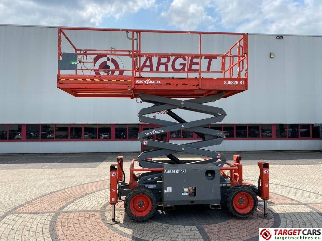 SkyJack SJ6826 RT Diesel 4x4 Scissor 6826 Work Lift 992cm - Nacelle ciseaux: photos 5 SkyJack SJ6826 RT Diesel 4x4 Scissor 6826 Work Lift 992cm - Nacelle ciseaux: photos 5