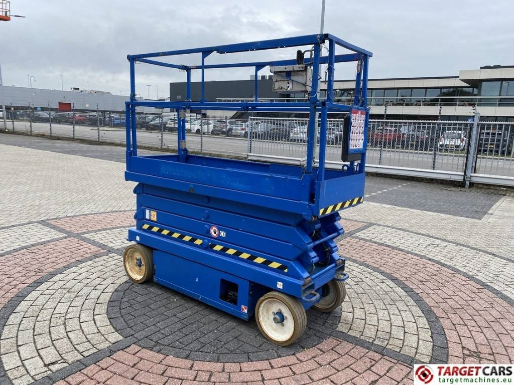SkyJack SJIII-3226 Electric 3226 Scissor Work Lift 990cm - Nacelle ciseaux: photos 2 SkyJack SJIII-3226 Electric 3226 Scissor Work Lift 990cm - Nacelle ciseaux: photos 2