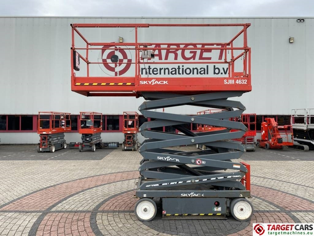 SkyJack SJIII-4632 Electric Scissor Work Lift 1170cm  - Nacelle ciseaux: photos 5 SkyJack SJIII-4632 Electric Scissor Work Lift 1170cm  - Nacelle ciseaux: photos 5