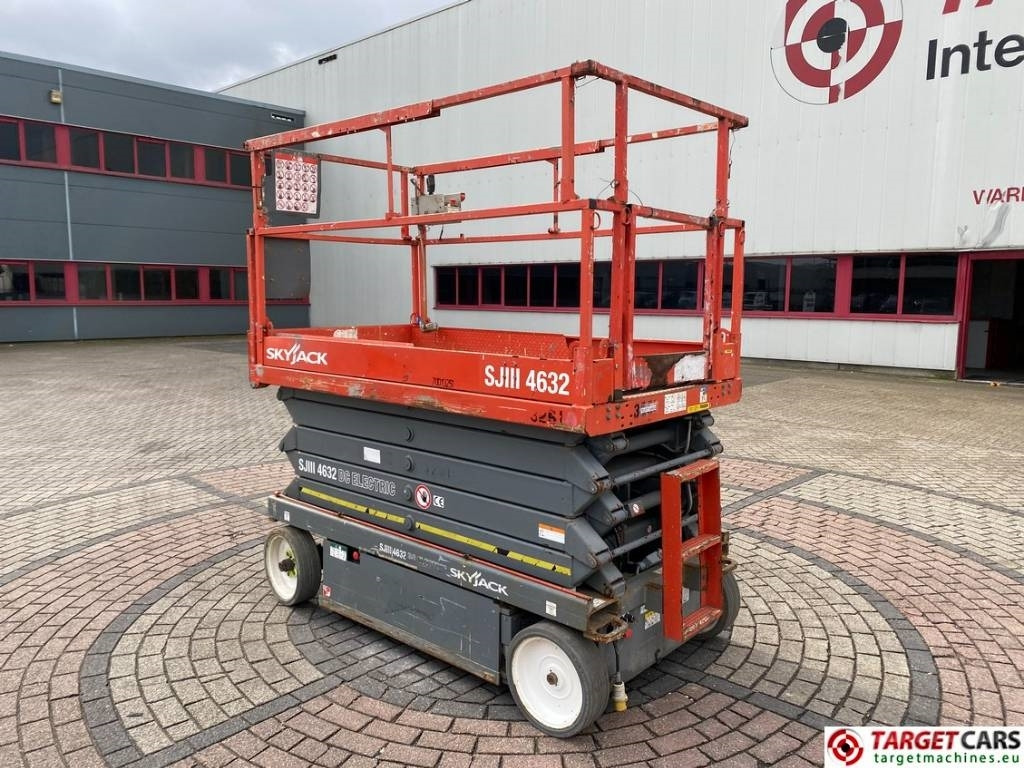 SkyJack SJIII-4632 Electric Scissor Work Lift 1170cm - Nacelle ciseaux: photos 4 SkyJack SJIII-4632 Electric Scissor Work Lift 1170cm - Nacelle ciseaux: photos 4