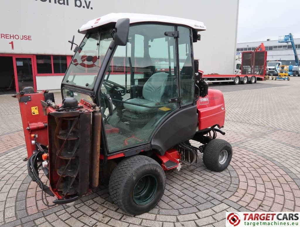 Toro LT3340 3-Gang Hydro 4WD Cylinder Reel Mower - Motofaucheuse: photos 2 Toro LT3340 3-Gang Hydro 4WD Cylinder Reel Mower - Motofaucheuse: photos 2
