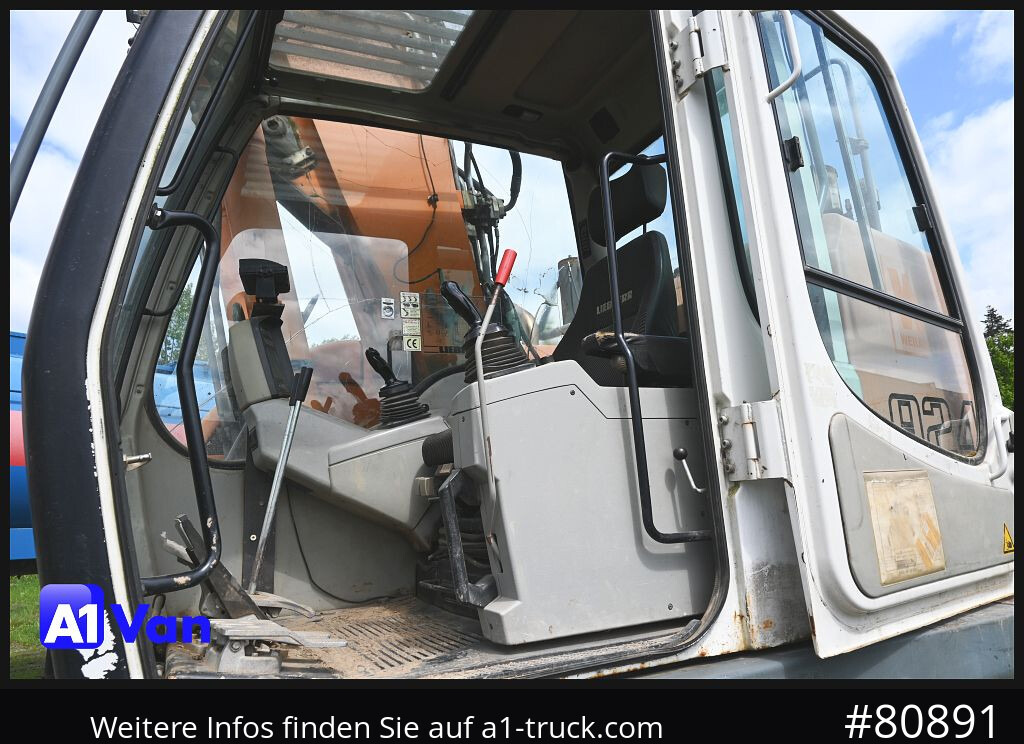 Pelle sur chenille LIEBHERR 924 Compact, Kettenbagger: photos 12 Pelle sur chenille LIEBHERR 924 Compact, Kettenbagger: photos 12