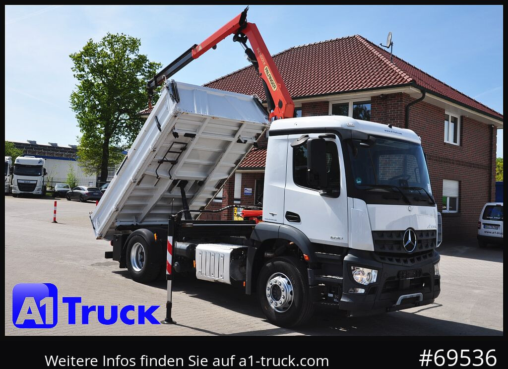 MERCEDES-BENZ Arocs 1830, Kipper + Kran,Palfinger, Funk, - Camion grue: photos 1 MERCEDES-BENZ Arocs 1830, Kipper + Kran,Palfinger, Funk, - Camion grue: photos 1