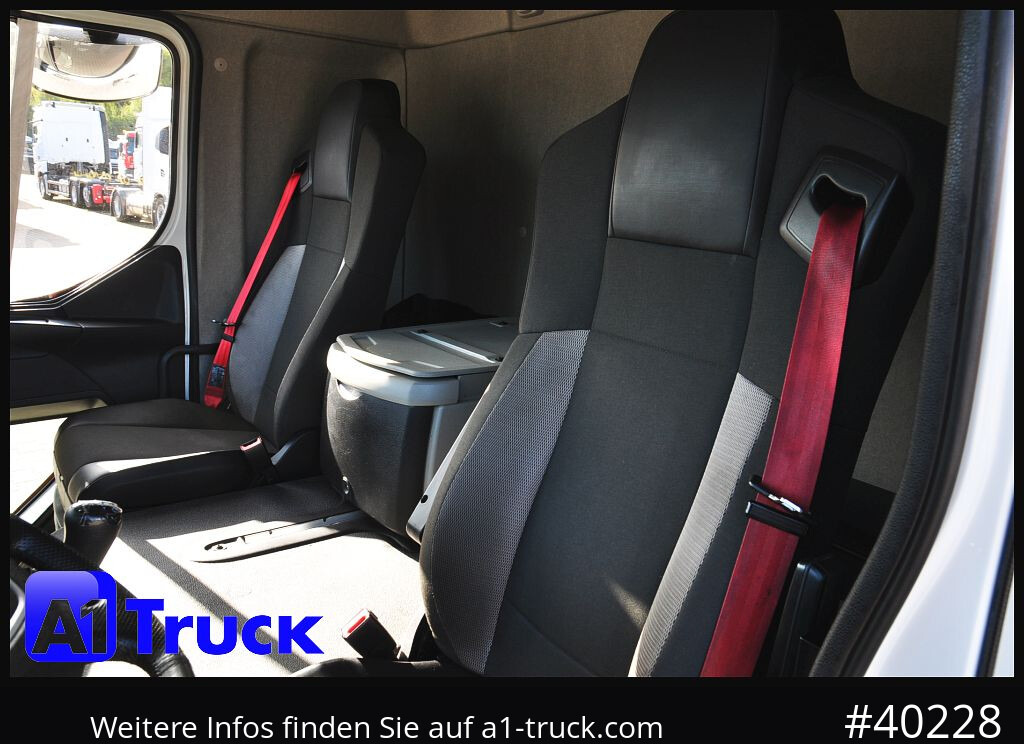 RENAULT D 280,  4x2, Ladebordwand, LBW, TÜV 06/2026 - Camion à rideaux coulissants: photos 3 RENAULT D 280,  4x2, Ladebordwand, LBW, TÜV 06/2026 - Camion à rideaux coulissants: photos 3