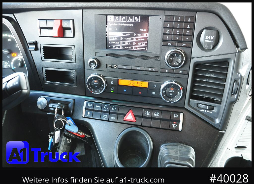 MERCEDES-BENZ 1843 StreamSpace GGVS ADR FL AT - Tracteur routier: photos 3 MERCEDES-BENZ 1843 StreamSpace GGVS ADR FL AT - Tracteur routier: photos 3