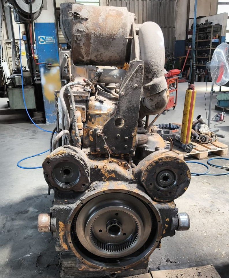 Caterpillar 3406 Motore usato completo di convertitore e pompe - Moteur et pièces pour Engins de chantier: photos 4 Caterpillar 3406 Motore usato completo di convertitore e pompe - Moteur et pièces pour Engins de chantier: photos 4