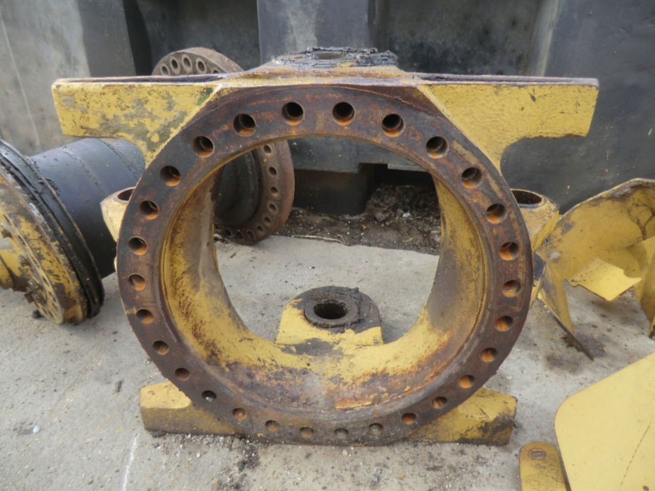 Caterpillar 735 Supporto perno snodo centrale - Carrosserie et extérieur pour Engins de chantier: photos 4 Caterpillar 735 Supporto perno snodo centrale - Carrosserie et extérieur pour Engins de chantier: photos 4