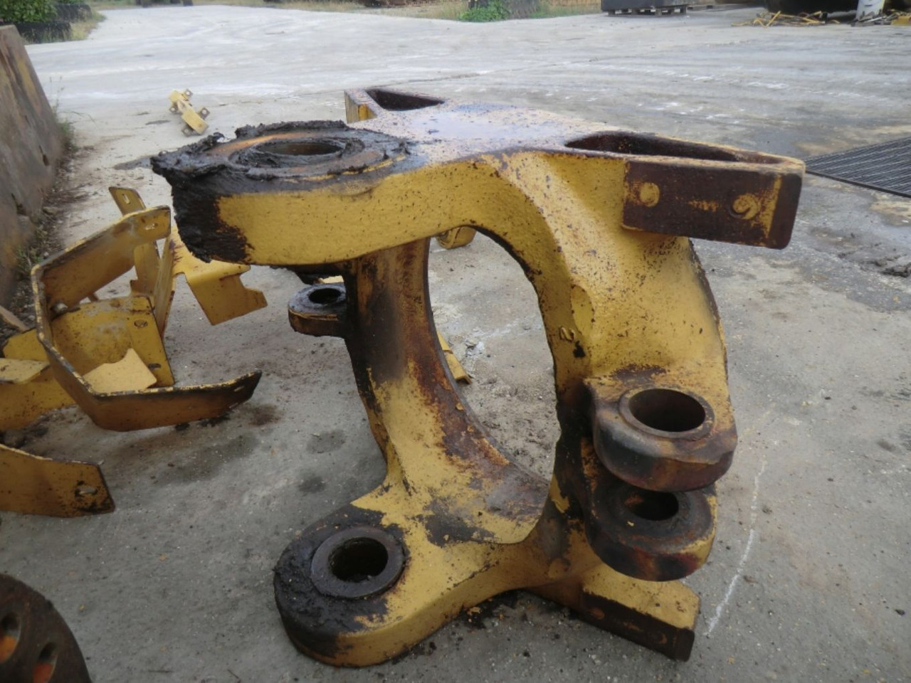 Caterpillar 735 Supporto perno snodo centrale - Carrosserie et extérieur pour Engins de chantier: photos 5 Caterpillar 735 Supporto perno snodo centrale - Carrosserie et extérieur pour Engins de chantier: photos 5