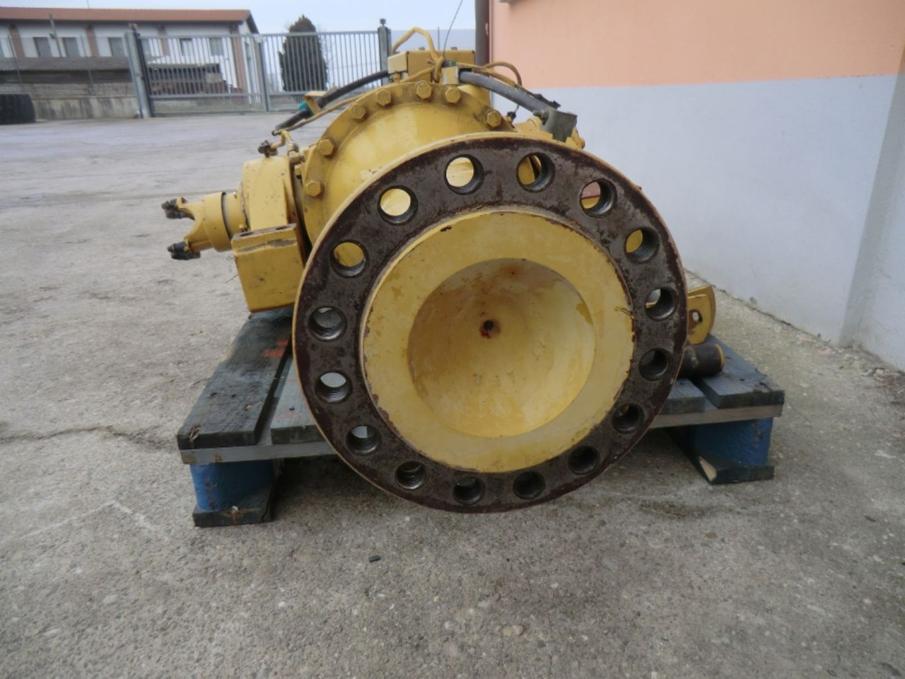 Caterpillar 928G - Essieu arrière pour Engins de chantier: photos 3 Caterpillar 928G - Essieu arrière pour Engins de chantier: photos 3