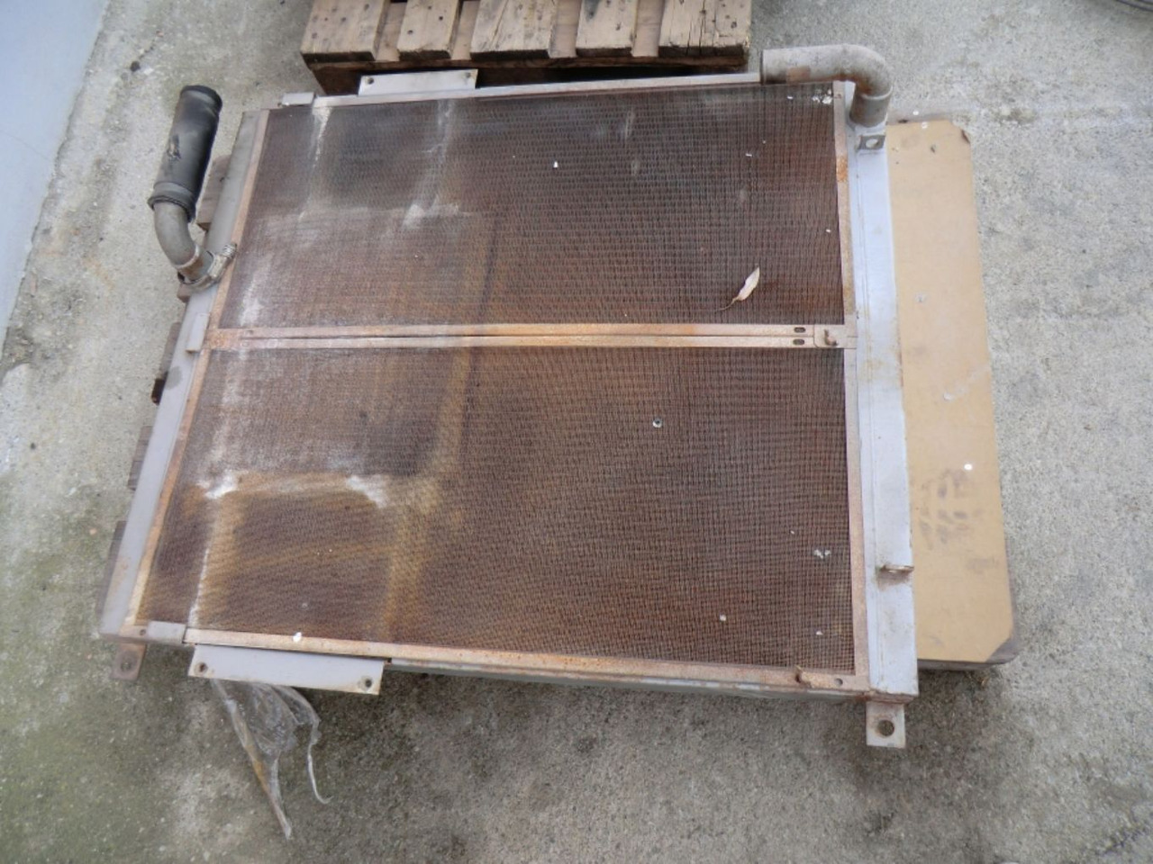 HITACHI ZX240 BAS SCAMBIATORI DI CALORE - Système de refroidissement pour Engins de chantier: photos 3 HITACHI ZX240 BAS SCAMBIATORI DI CALORE - Système de refroidissement pour Engins de chantier: photos 3