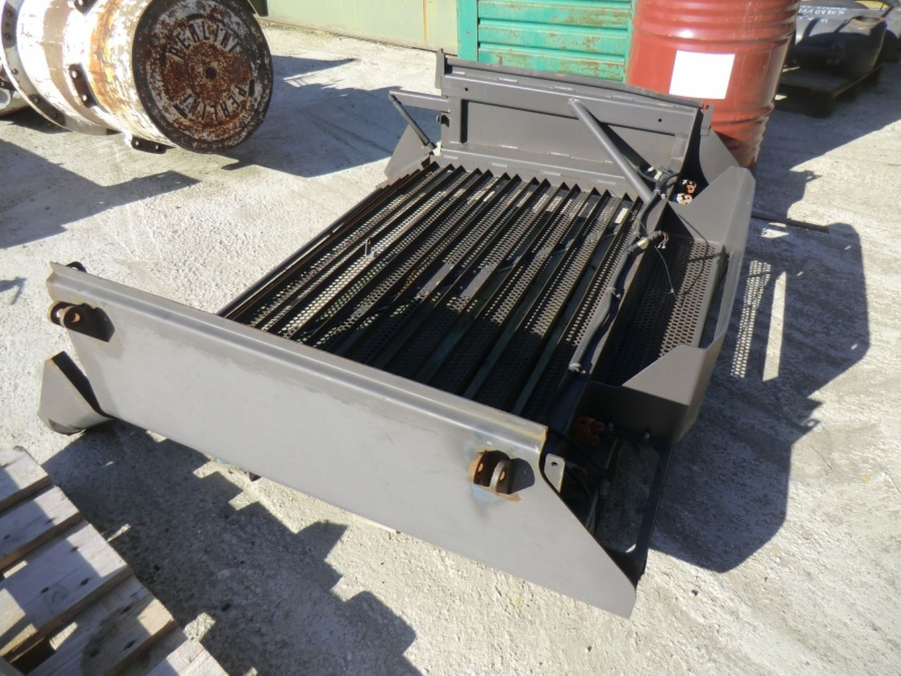 VOLVO L330E GRIGLIA - Calandre pour Engins de chantier: photos 2 VOLVO L330E GRIGLIA - Calandre pour Engins de chantier: photos 2