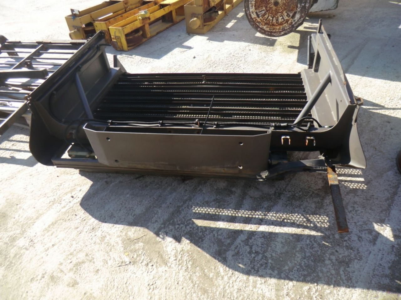 VOLVO L330E GRIGLIA - Calandre pour Engins de chantier: photos 4 VOLVO L330E GRIGLIA - Calandre pour Engins de chantier: photos 4