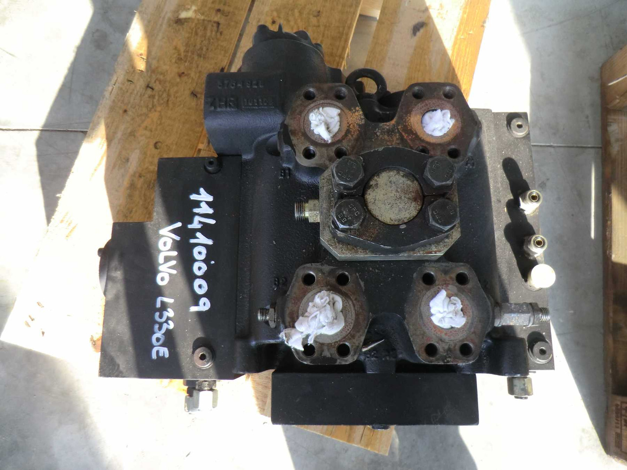 VOLVO L330E L350F DISTRIBUTORE - Valve hydraulique pour Engins de chantier: photos 4 VOLVO L330E L350F DISTRIBUTORE - Valve hydraulique pour Engins de chantier: photos 4