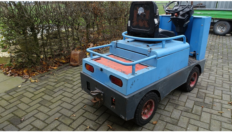 Hako Sherpa S/5 48 volts met acculader - Chariot tracteur: photos 3 Hako Sherpa S/5 48 volts met acculader - Chariot tracteur: photos 3