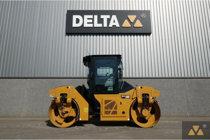 Caterpillar CB10 - Compacteur: photos 2 Caterpillar CB10 - Compacteur: photos 2