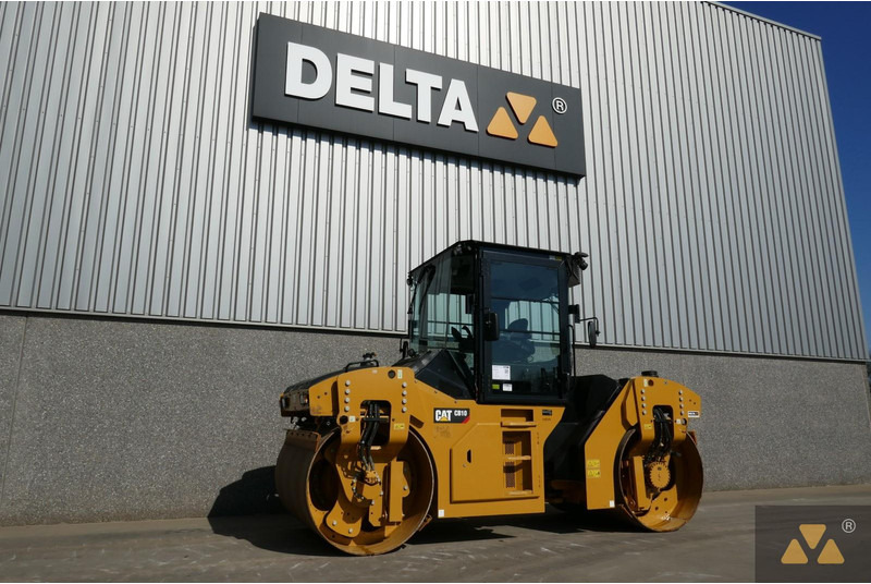 Caterpillar CB10 - Compacteur: photos 4 Caterpillar CB10 - Compacteur: photos 4
