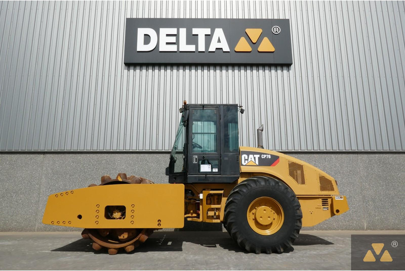 Compacteur Caterpillar CP76